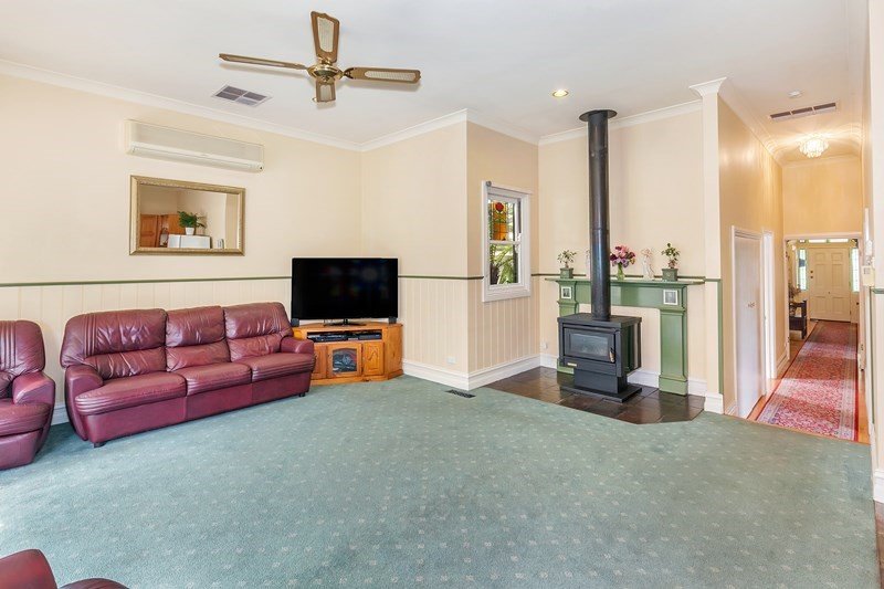 Gallery: 306 Ascot Street South