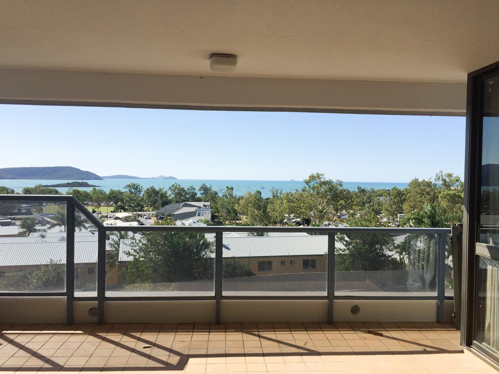 30/6 Eshelby Drive CANNONVALE 10