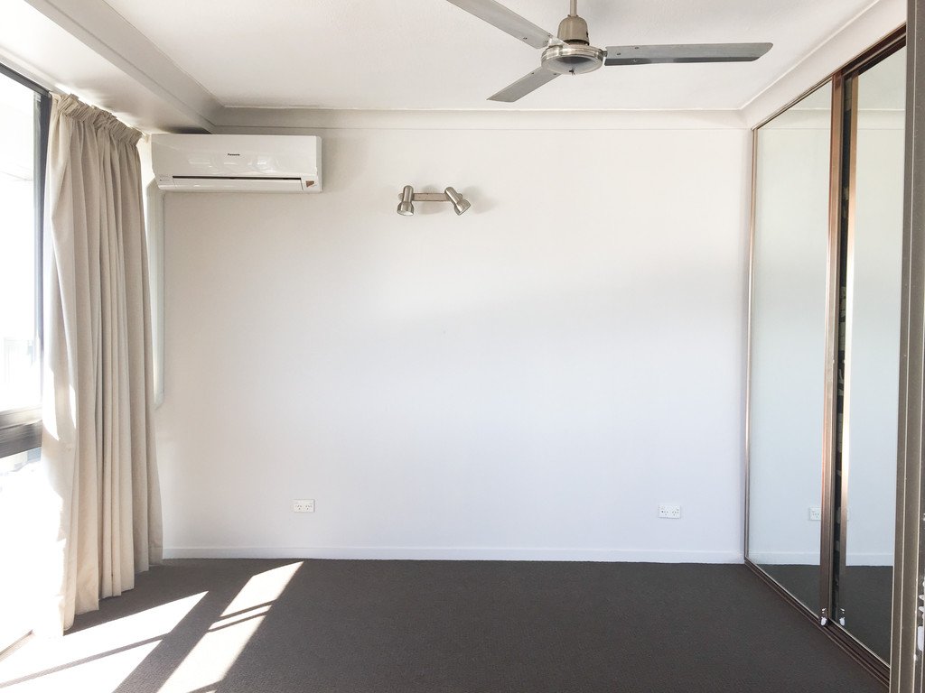 30/6 Eshelby Drive CANNONVALE 11