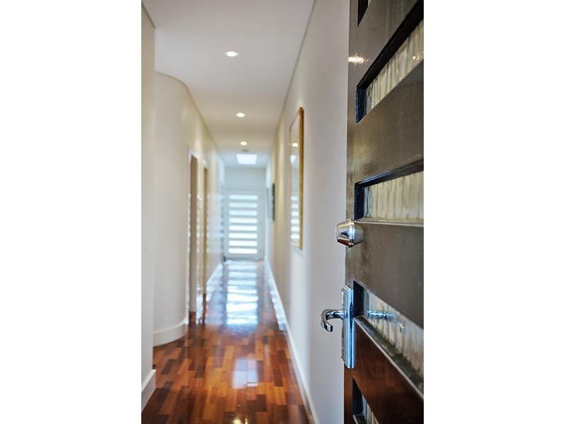 Gallery: 306 Esplanade East