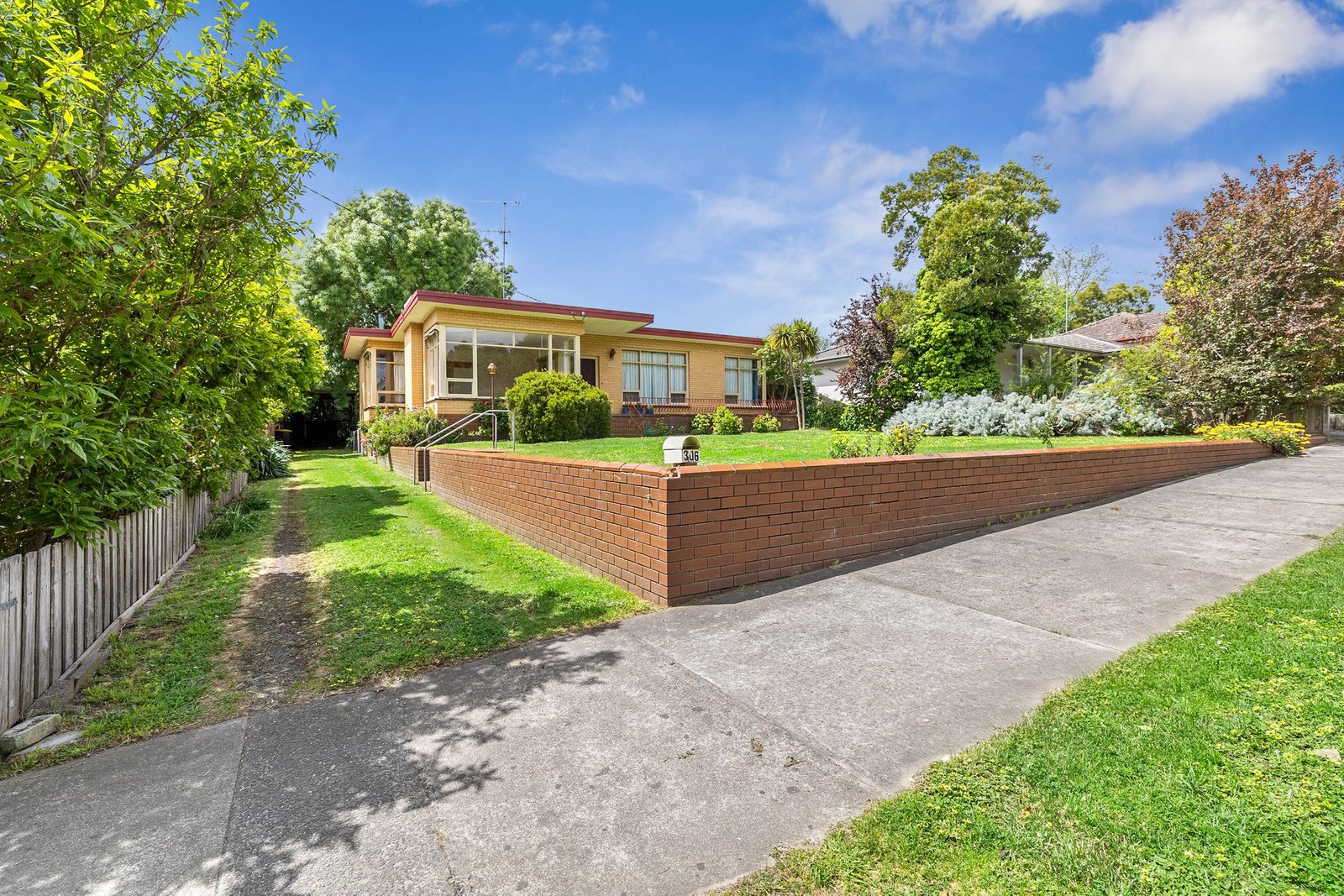 Gallery: 306 Learmonth Street