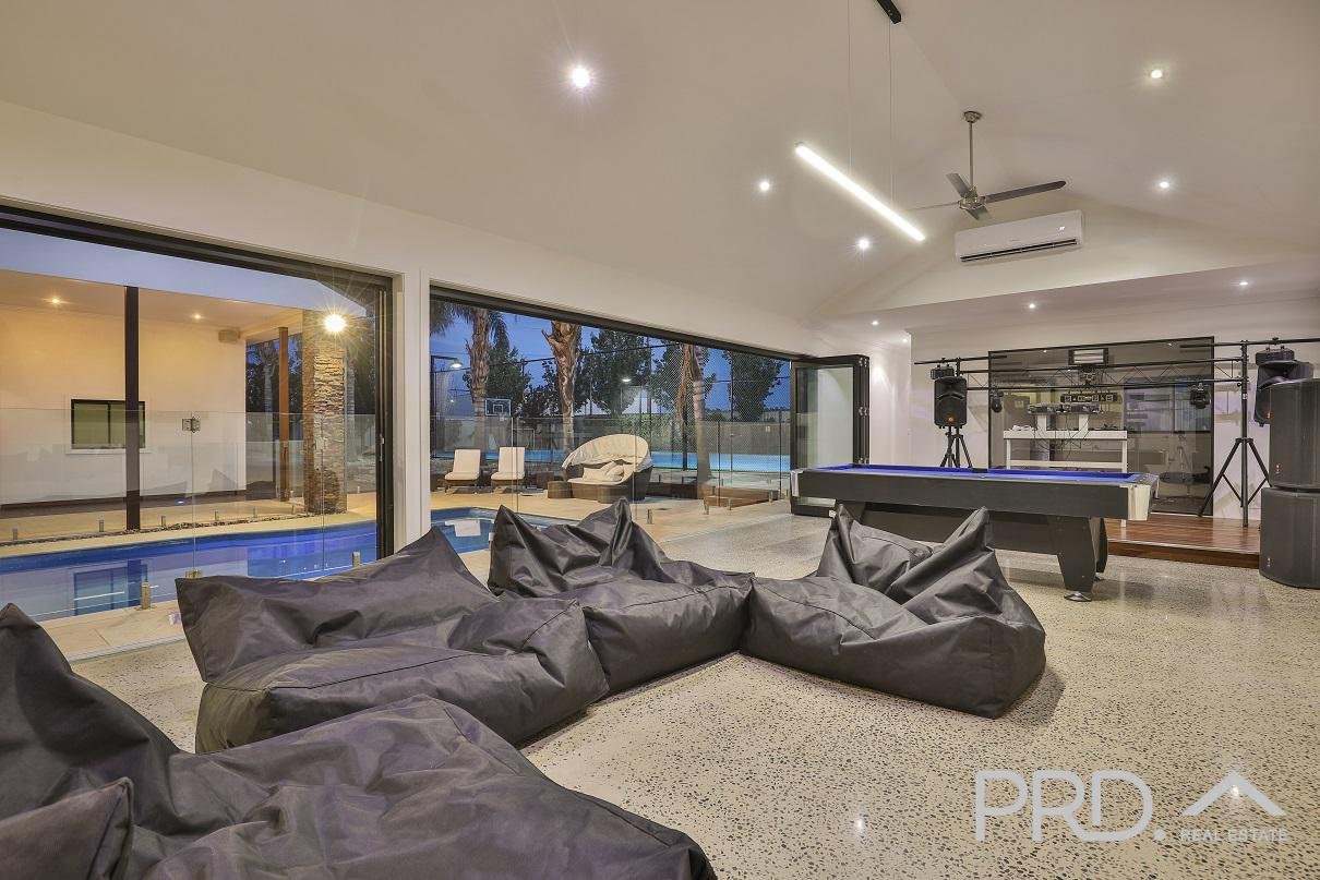 3060 Fifteenth Street IRYMPLE 25