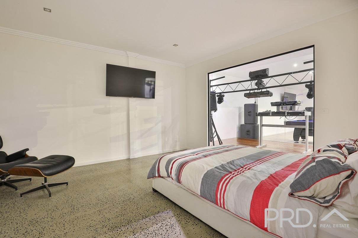 3060 Fifteenth Street IRYMPLE 27