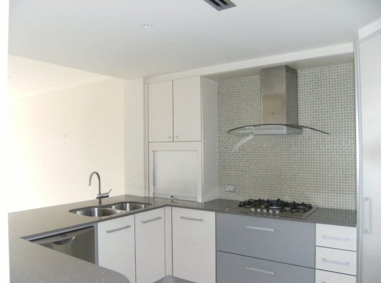 3061 Quay South Drive CARRARA 2