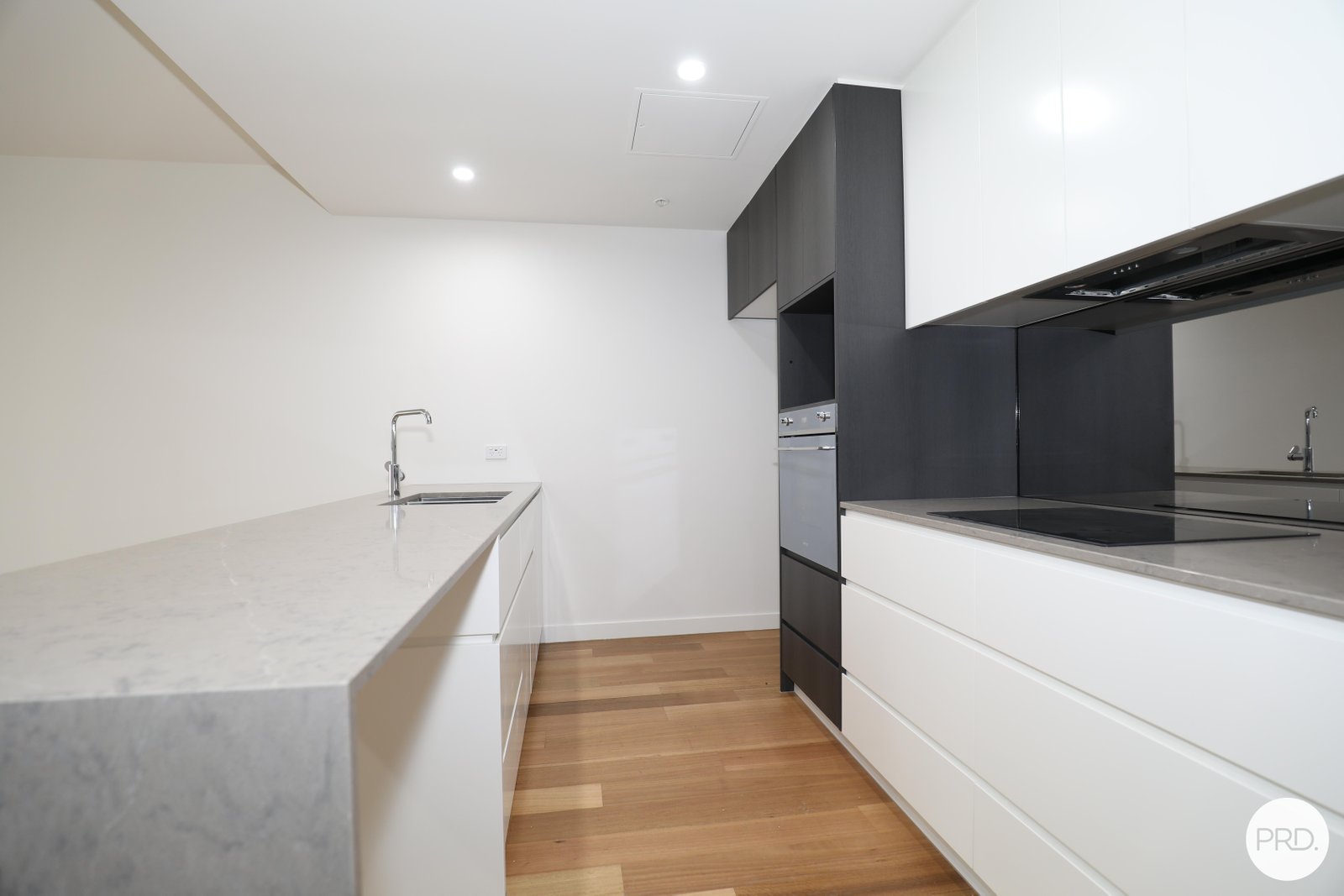 306/2 Batman Street BRADDON 3