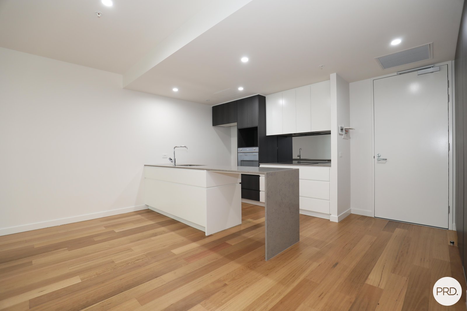 306/2 Batman Street BRADDON 4