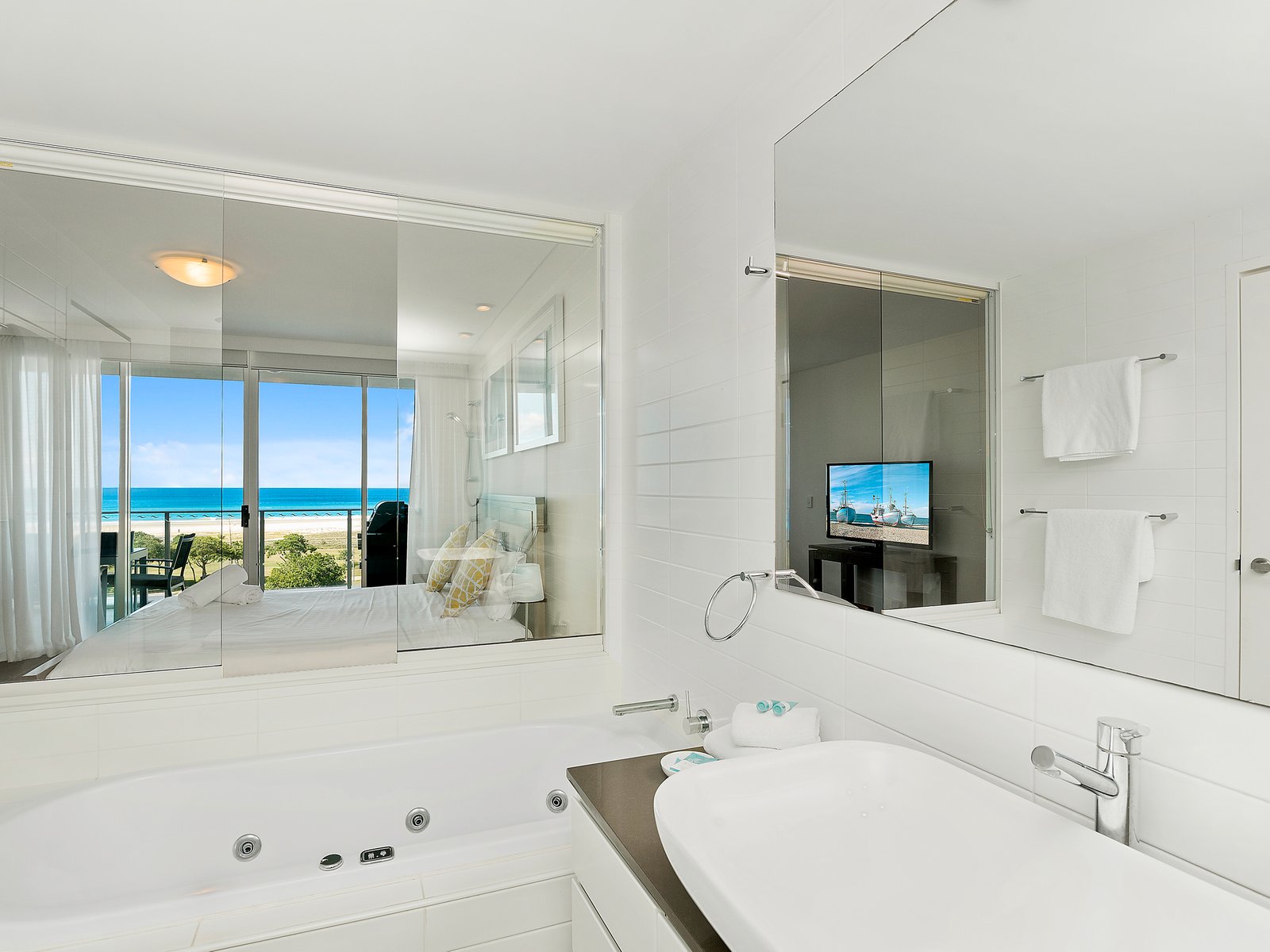 306/2 Creek St  COOLANGATTA 5