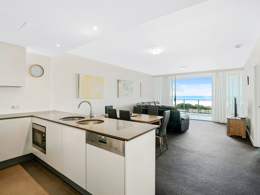 306/2 Creek St  COOLANGATTA 8