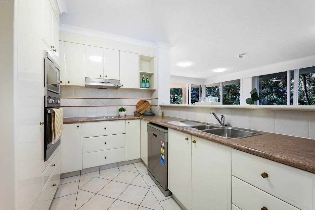 306/220 The Esplanade Burleigh Heads 7