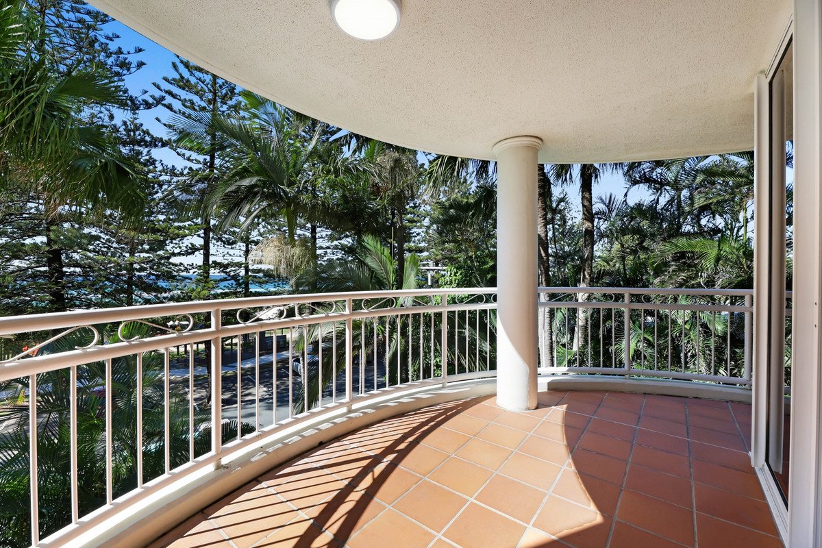 306/220 The Esplanade Burleigh Heads 10