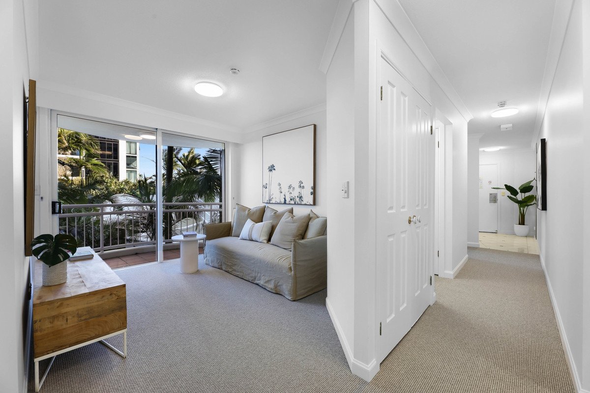 306/220 The Esplanade Burleigh Heads 13