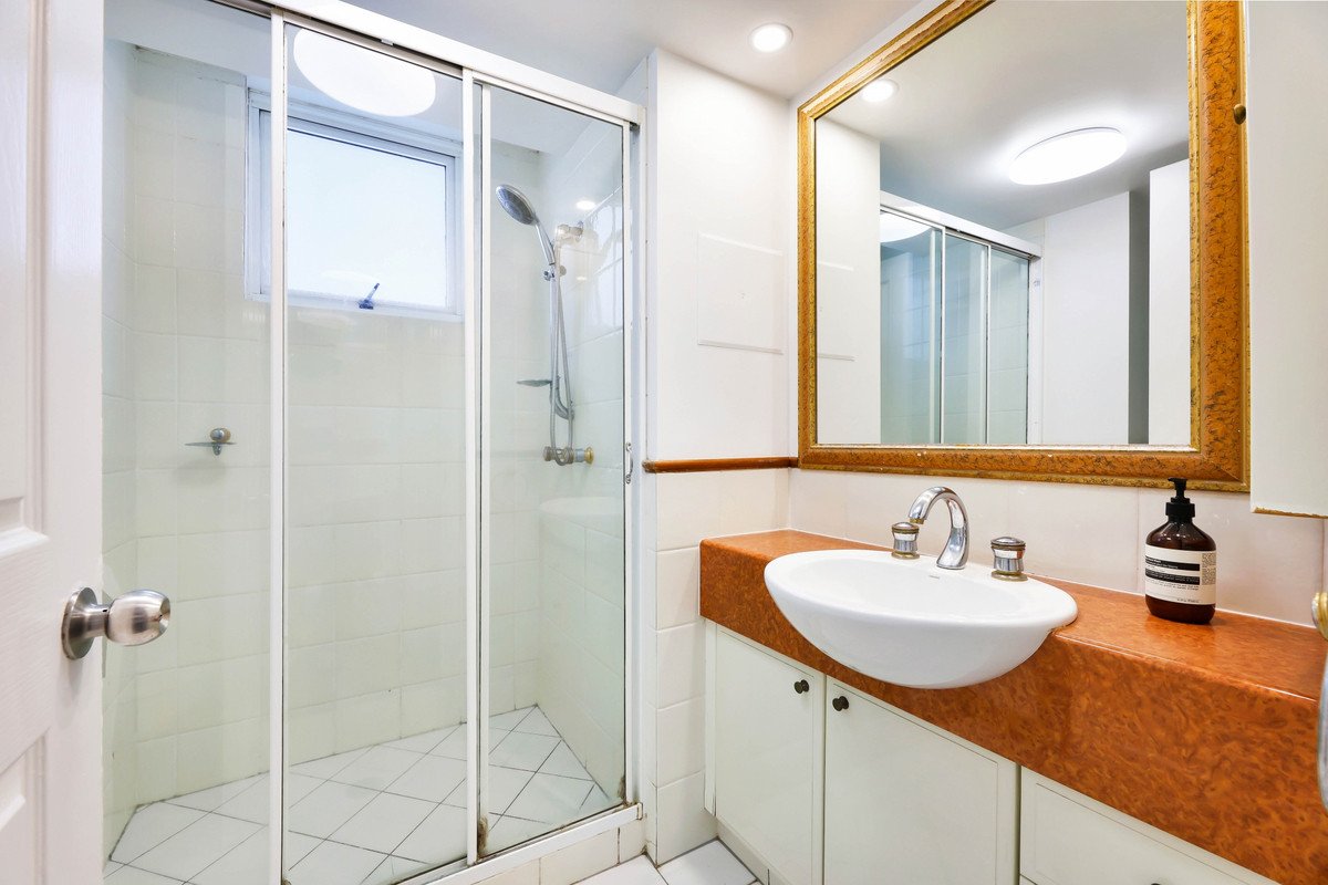 306/220 The Esplanade Burleigh Heads 17