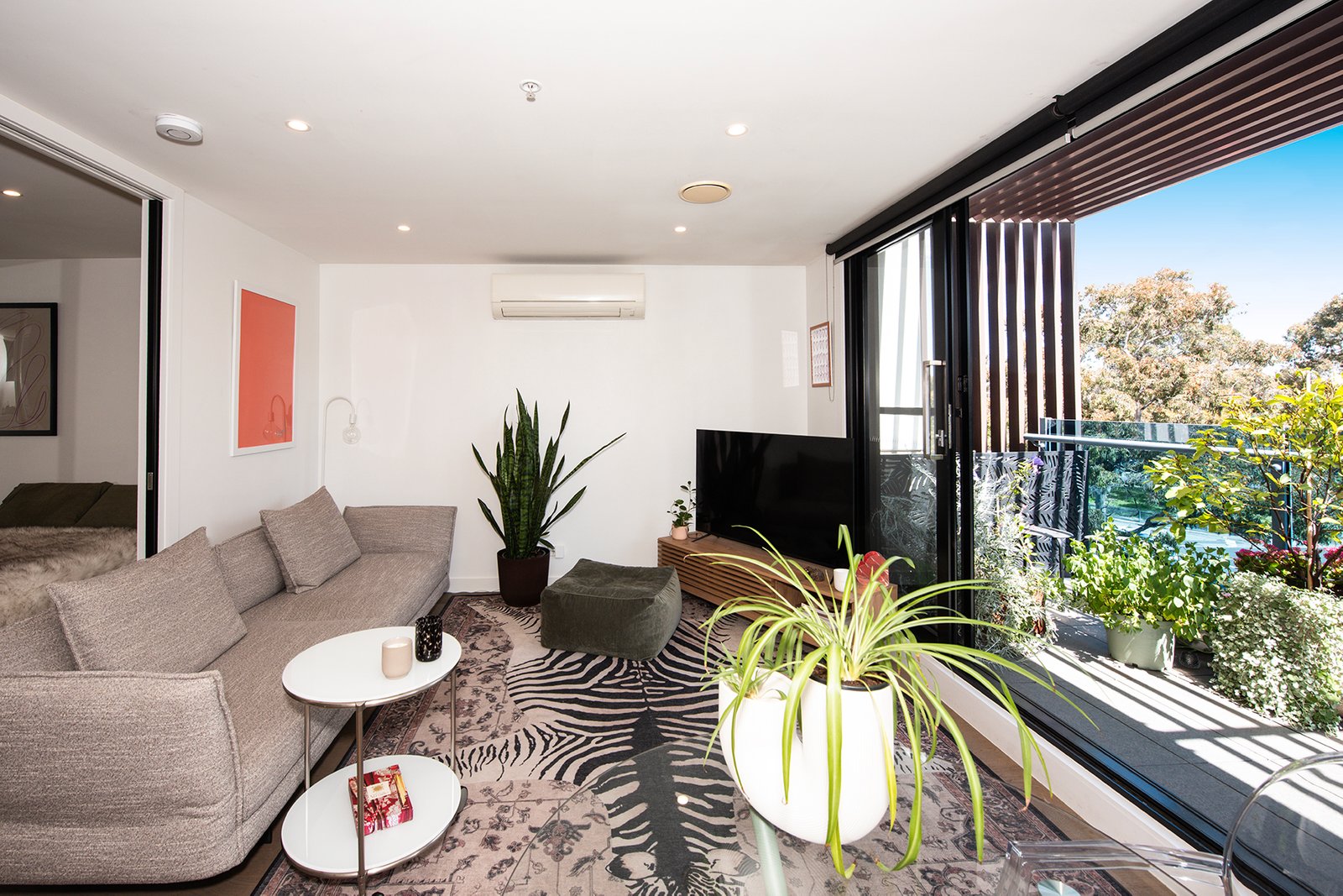 Gallery: 306/2A Henry Street