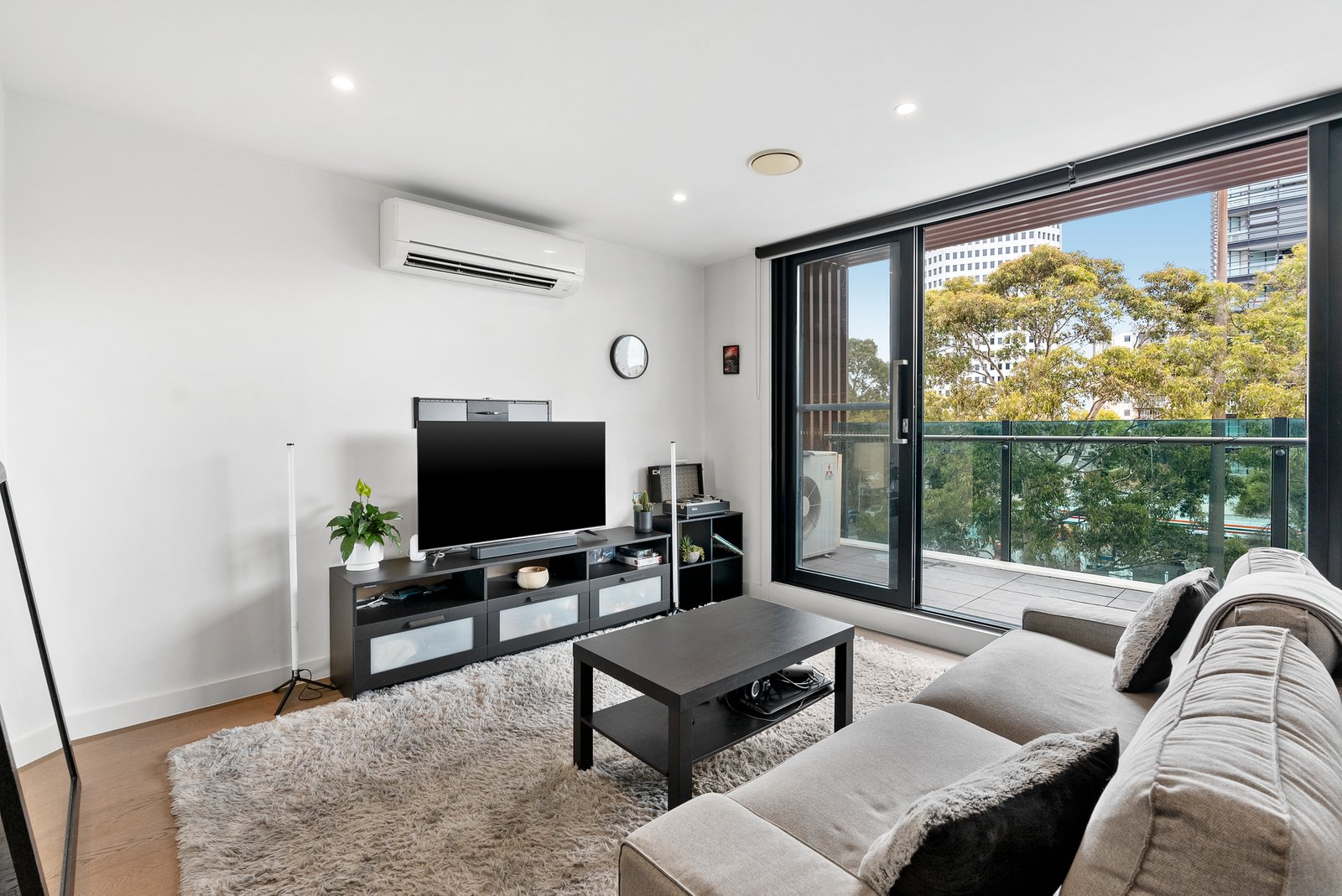 Gallery: 306/2A Henry Street