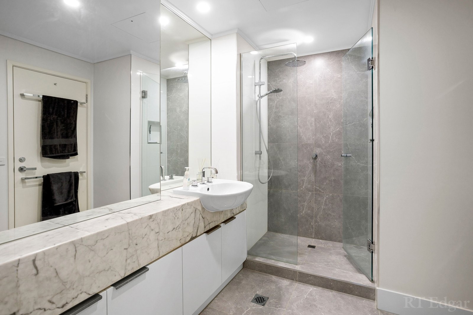 Real Estate and Property in 306/360 St Kilda Road, Melbourne, VIC