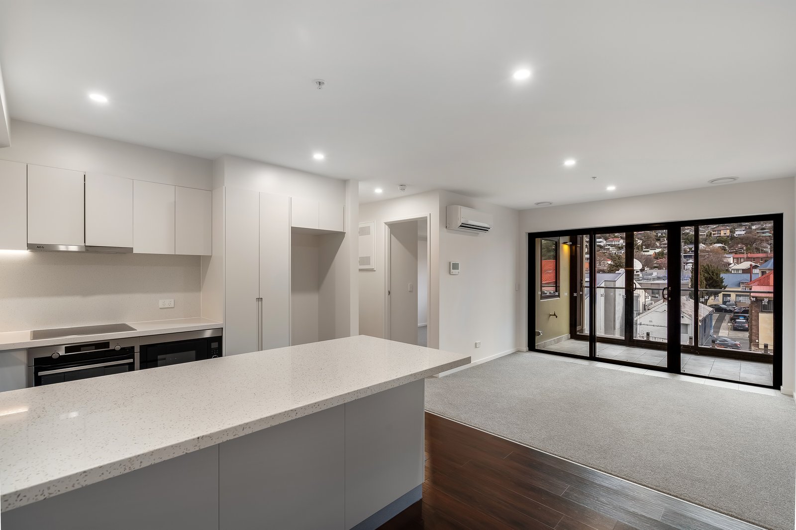30/66 Burnett Street HOBART 2