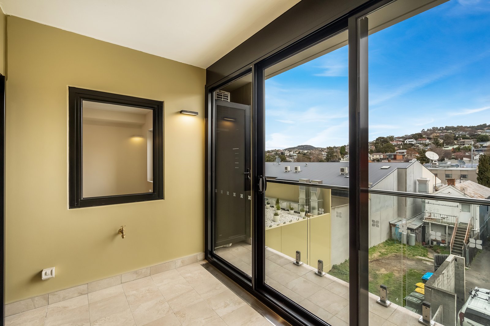 30/66 Burnett Street HOBART 5