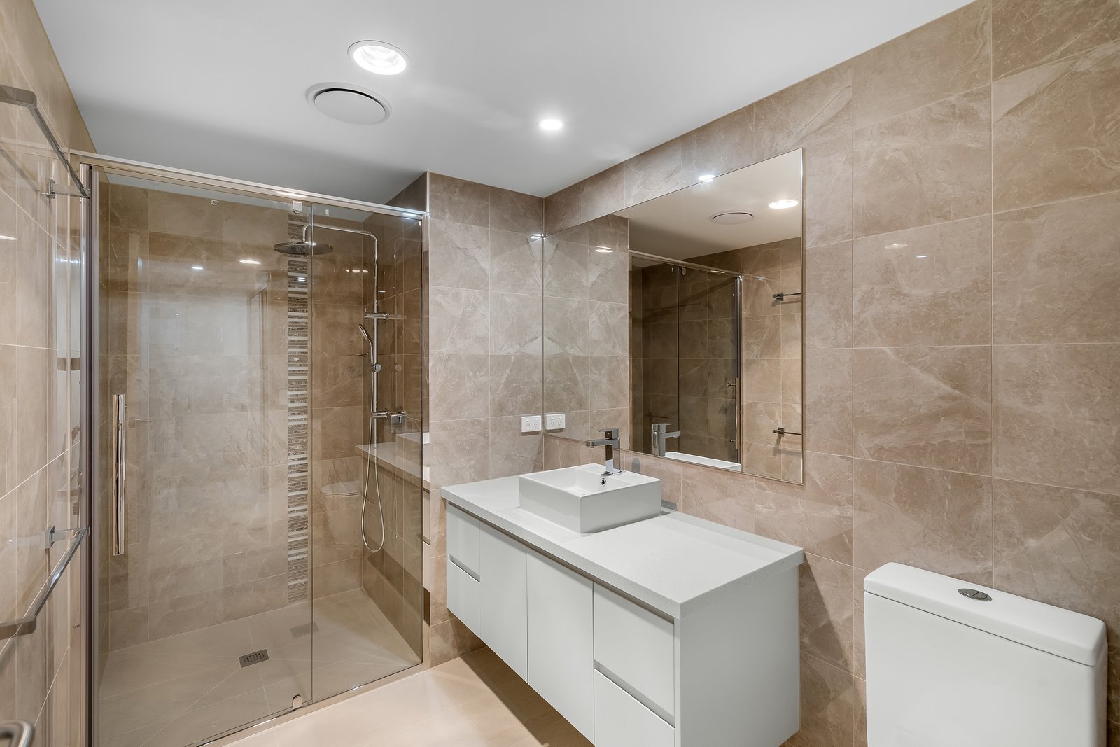 30/66 Burnett Street HOBART 8