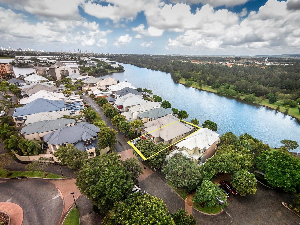 3068 Quay South Drive CARRARA 1