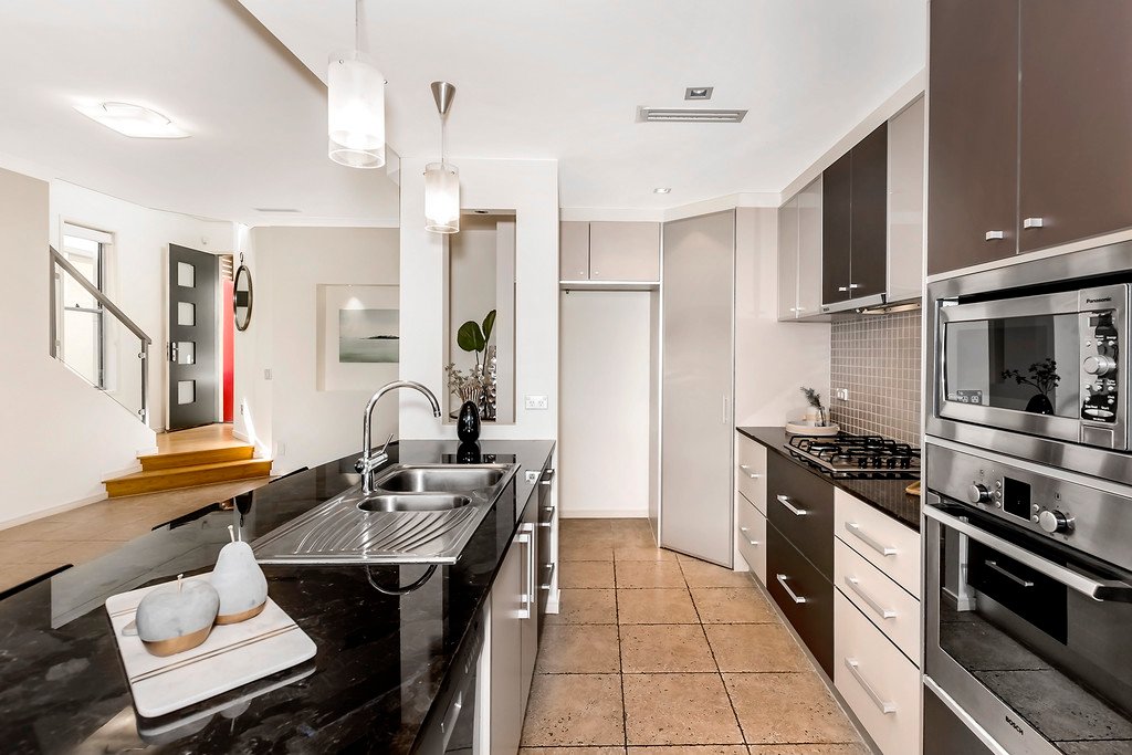 3068 Quay South Drive CARRARA 5