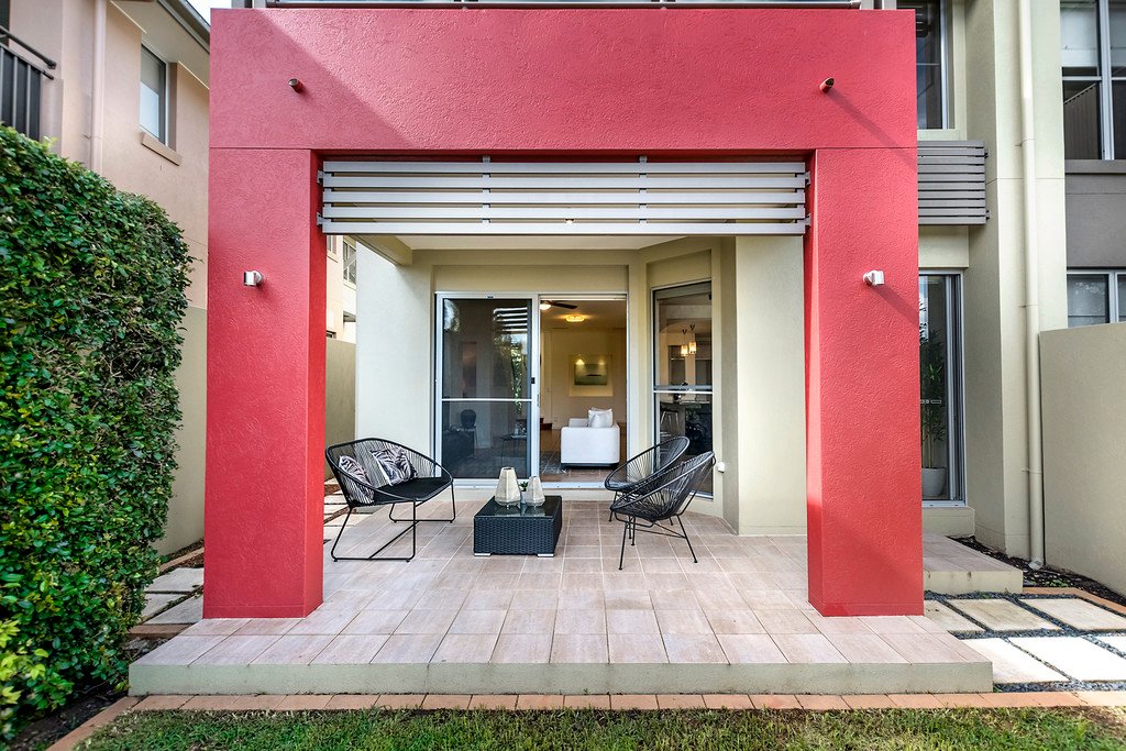 3068 Quay South Drive CARRARA 8