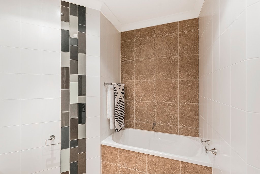 3068 Quay South Drive CARRARA 14