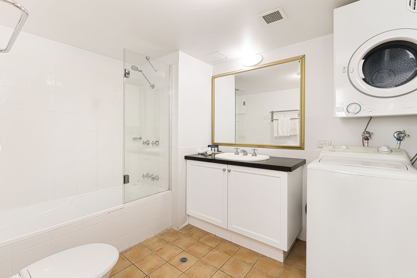 306/99 Griffith Street COOLANGATTA 6