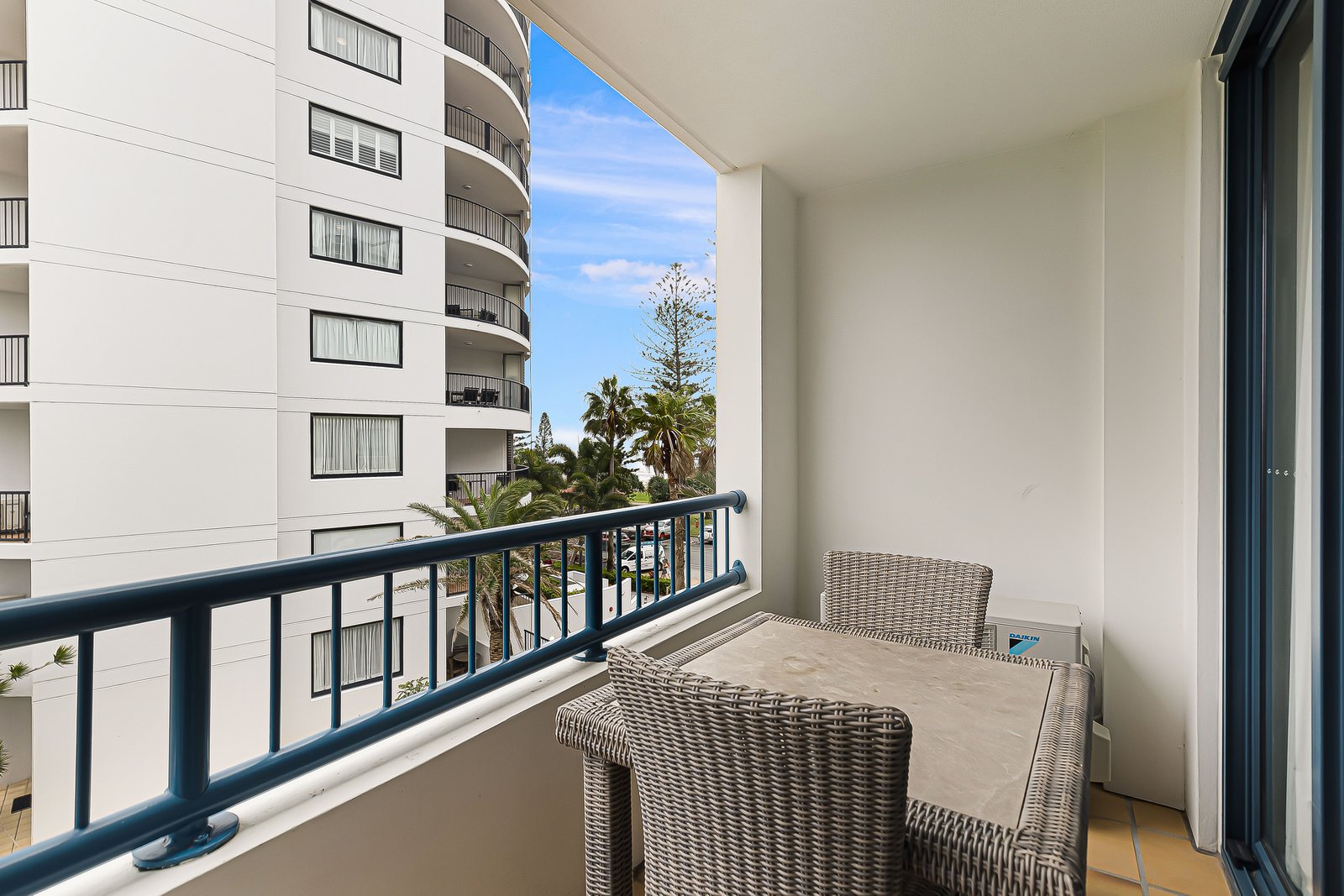 306/99 Griffith Street COOLANGATTA 1