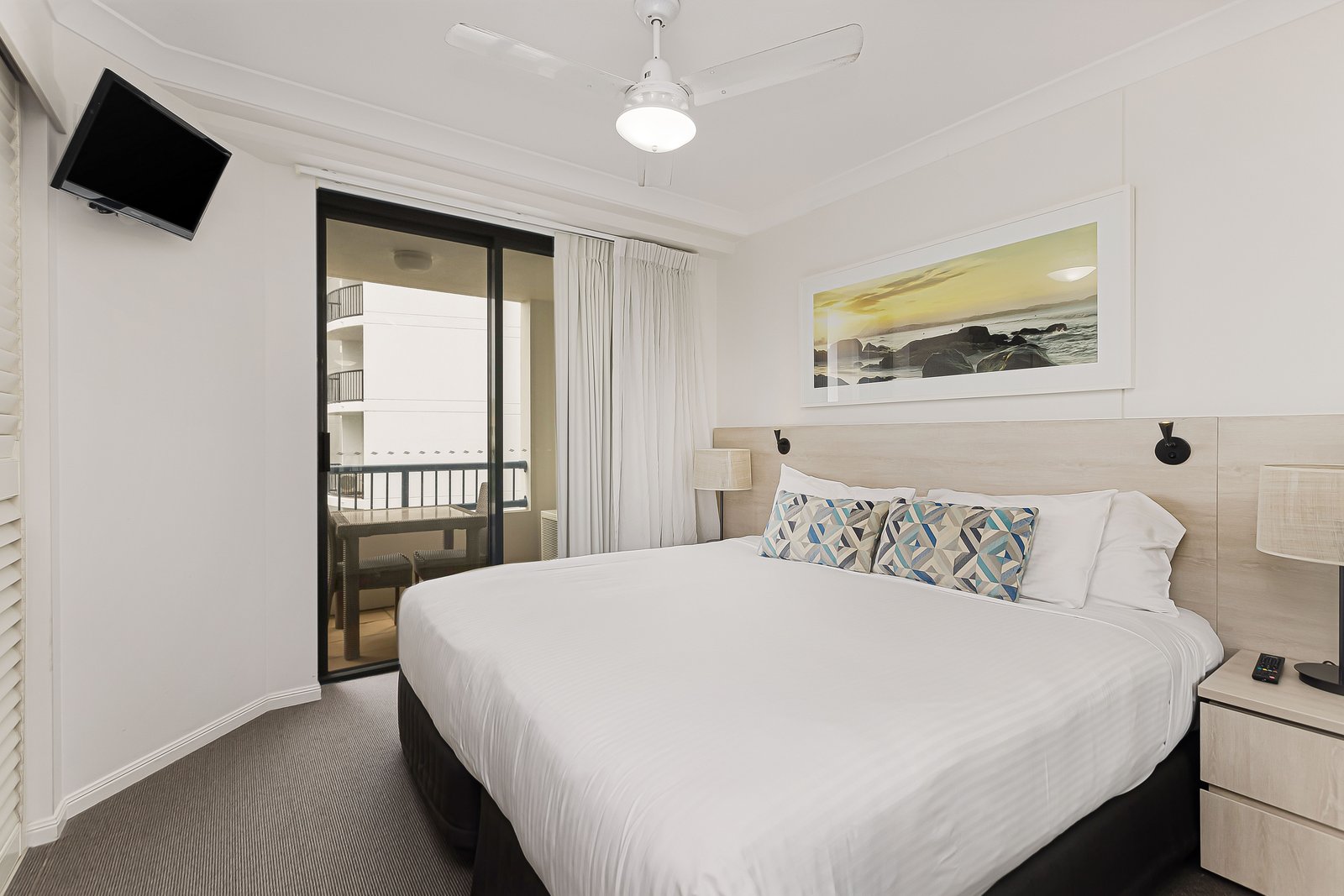 306/99 Griffith Street COOLANGATTA 4
