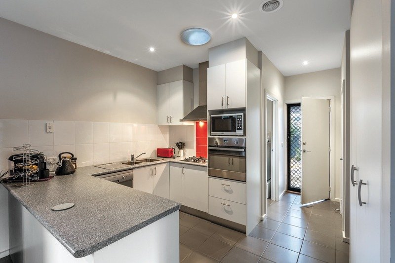 Gallery: 306B Humffray Street North