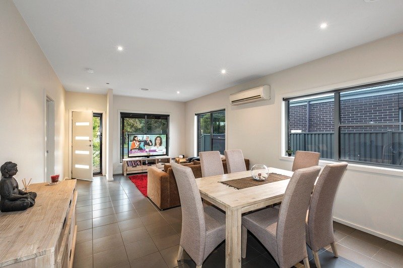 Gallery: 306B Humffray Street North