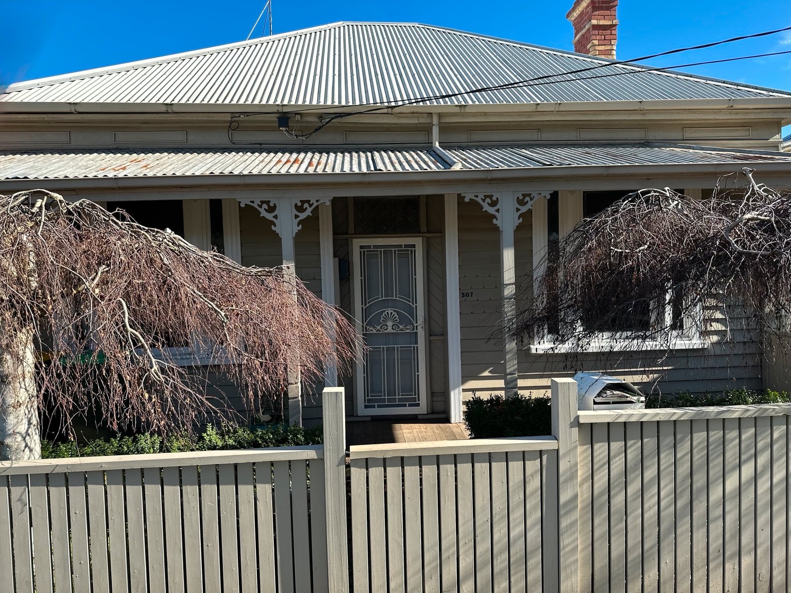 307 Peel Street North BLACK HILL 1