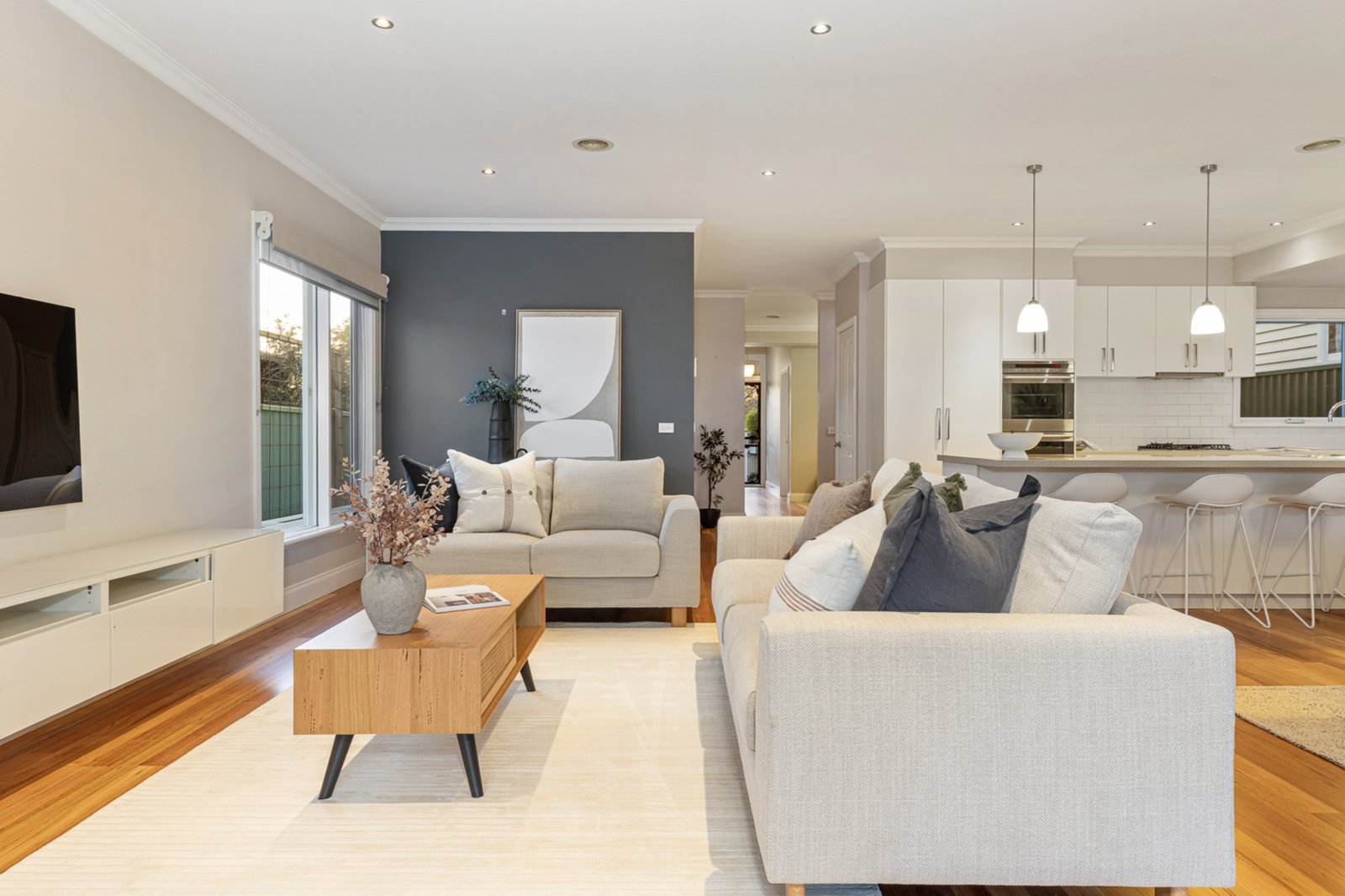 Gallery: 307 Ripon Street South