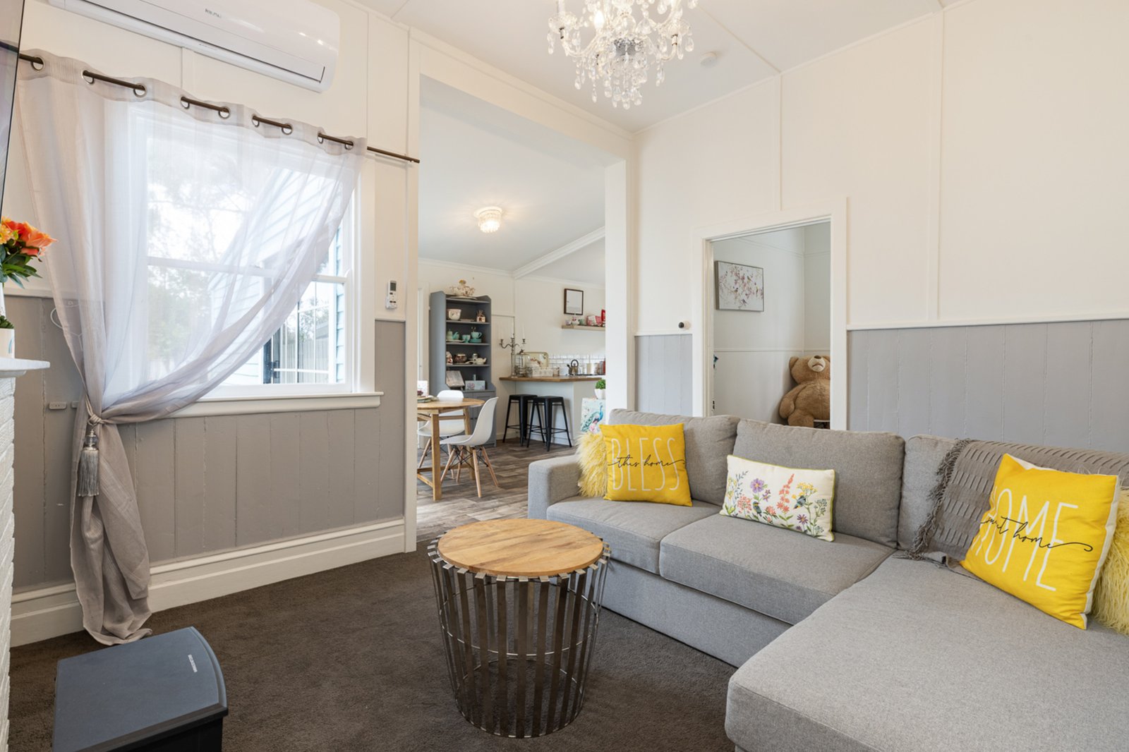 Gallery: 307 Urquhart Street