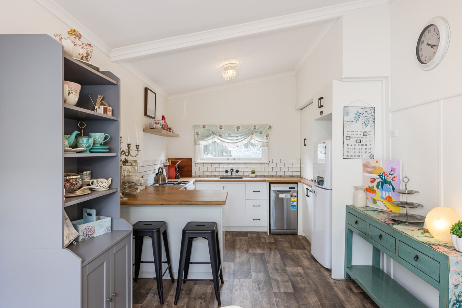 Gallery: 307 Urquhart Street