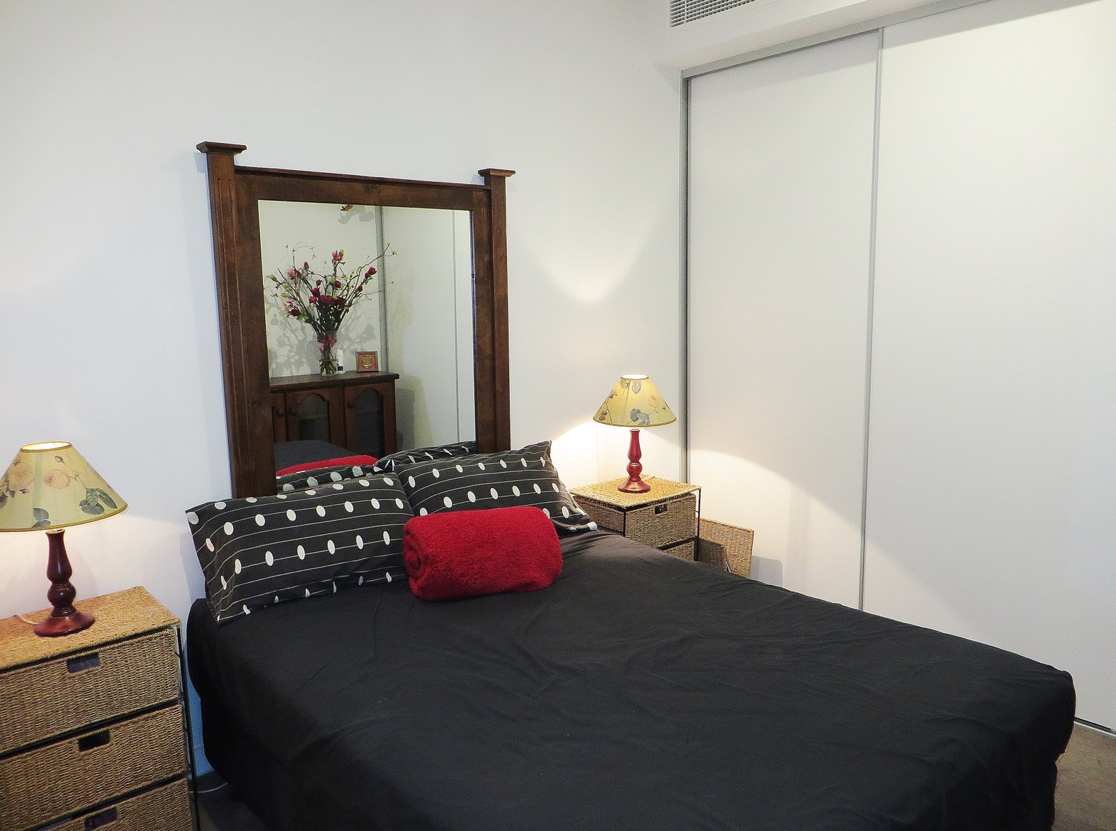 Gallery: 307/222 Bay Road