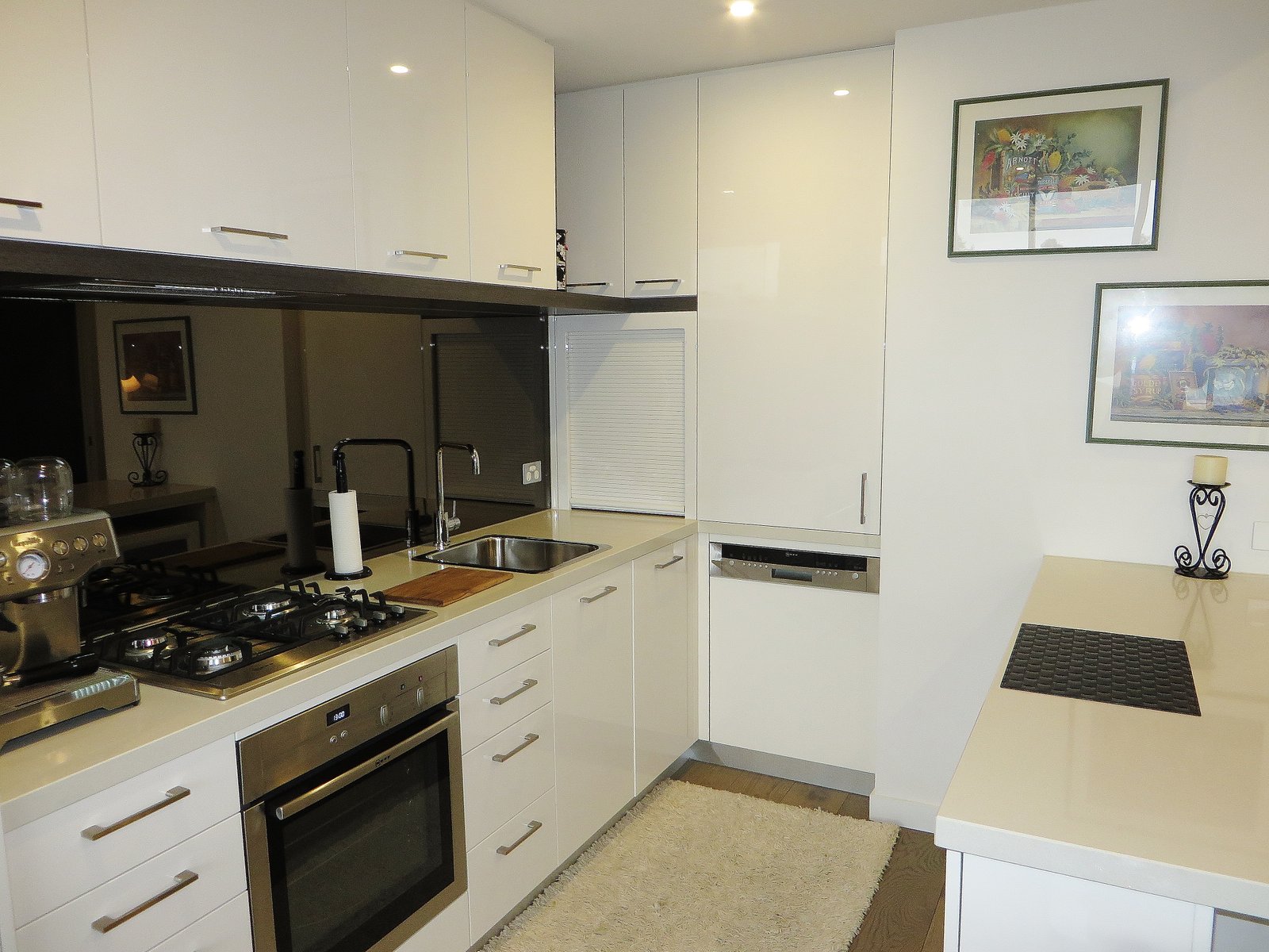 Gallery: 307/222 Bay Road