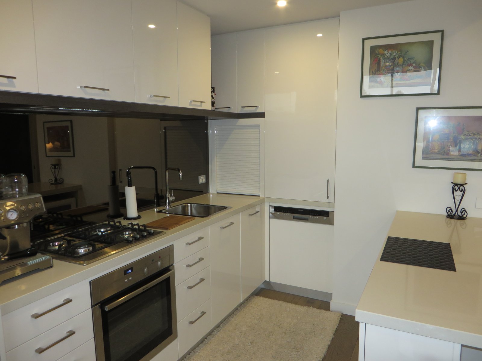Gallery: 307/222 Bay Road
