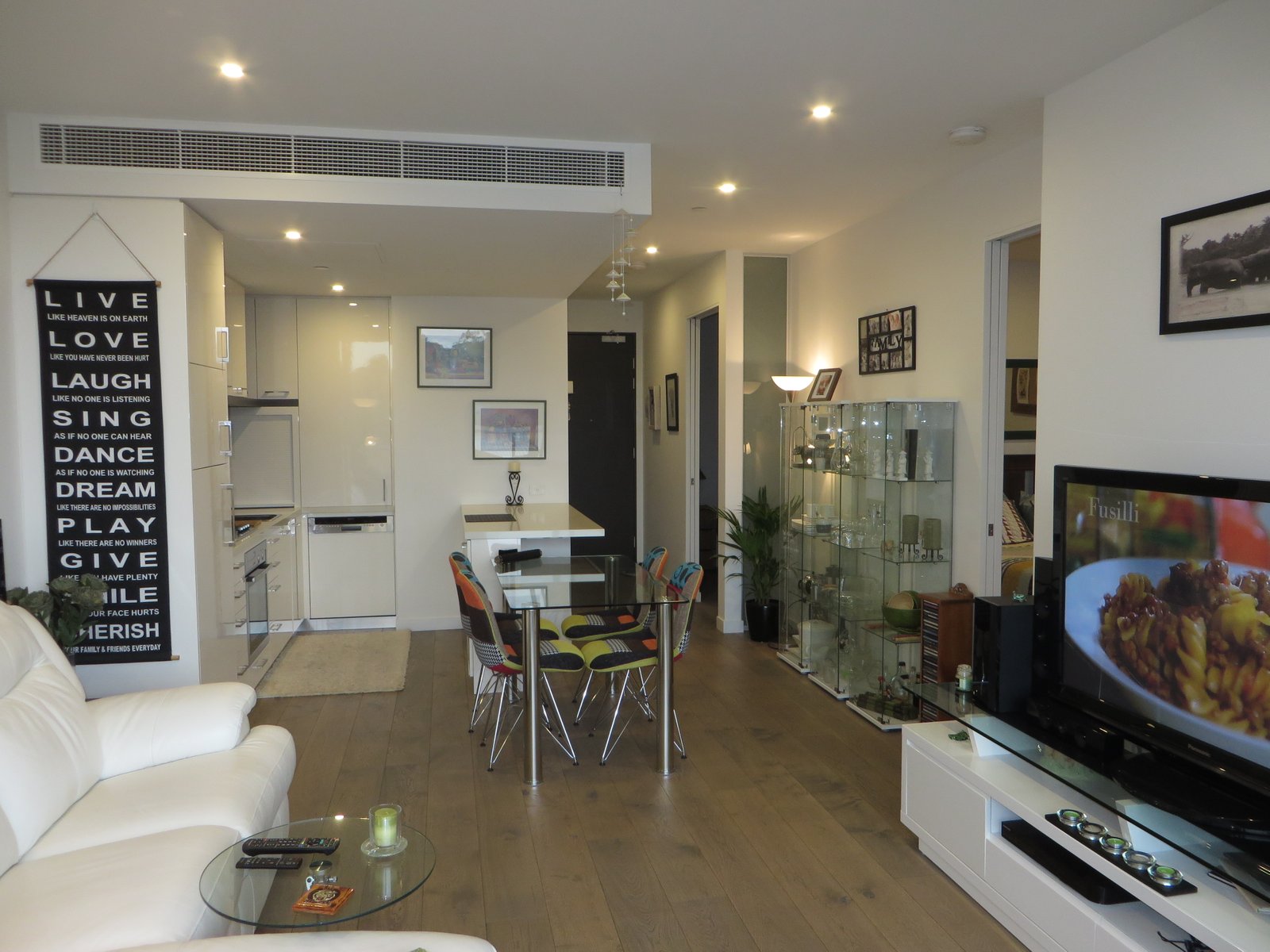 Gallery: 307/222 Bay Road