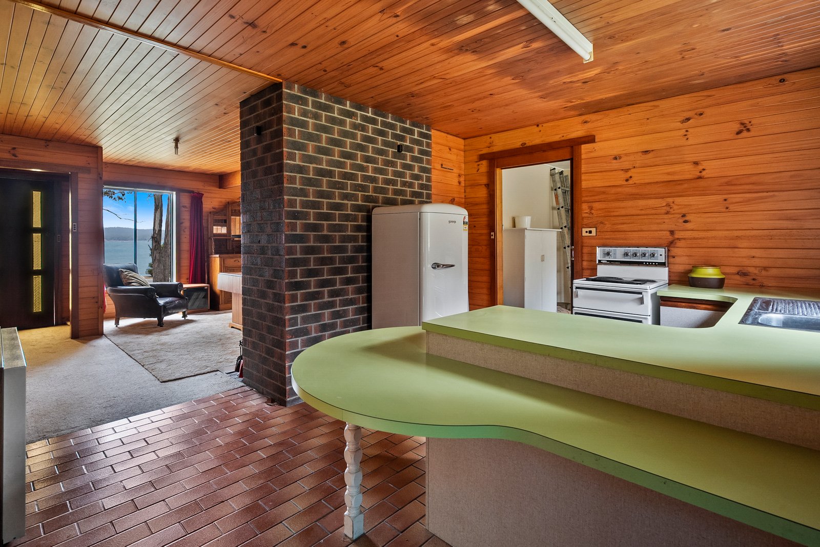 3074 Channel Highway KETTERING 11