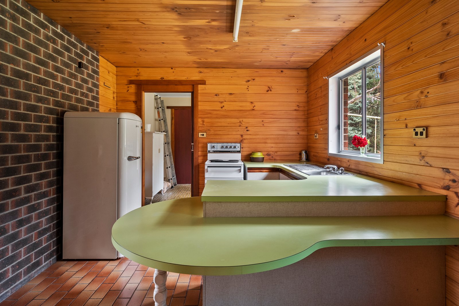 3074 Channel Highway KETTERING 12