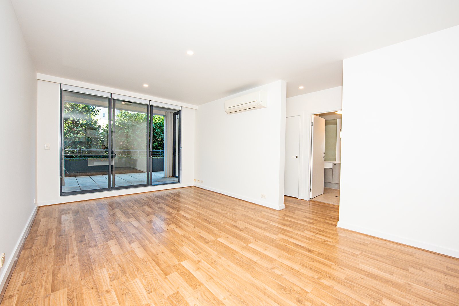 Gallery: 307/99 River Street