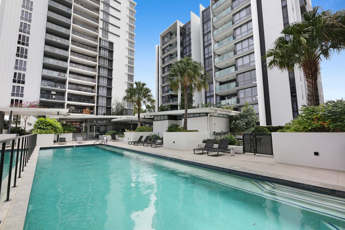 30805/2 Main Street Varsity Lakes 21