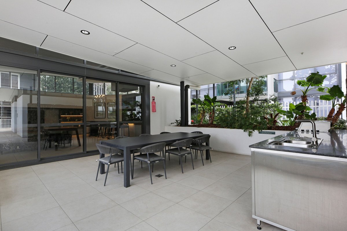 30805/2 Main Street Varsity Lakes 22