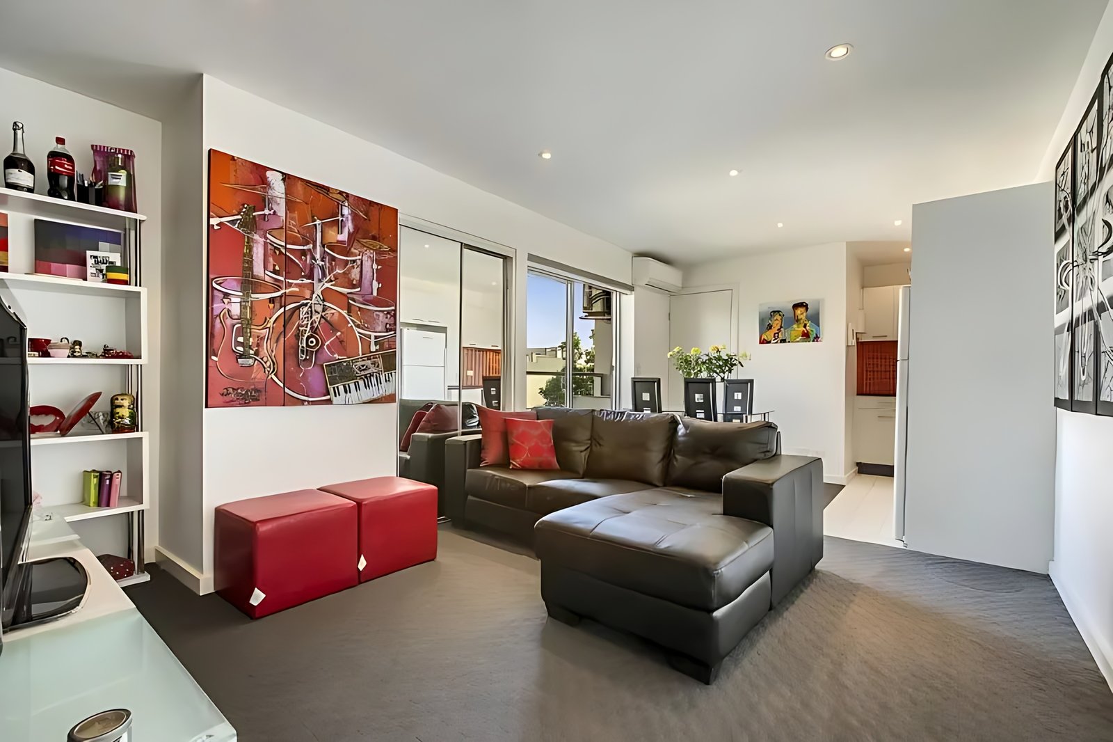 Gallery: 308/64 Wellington Street