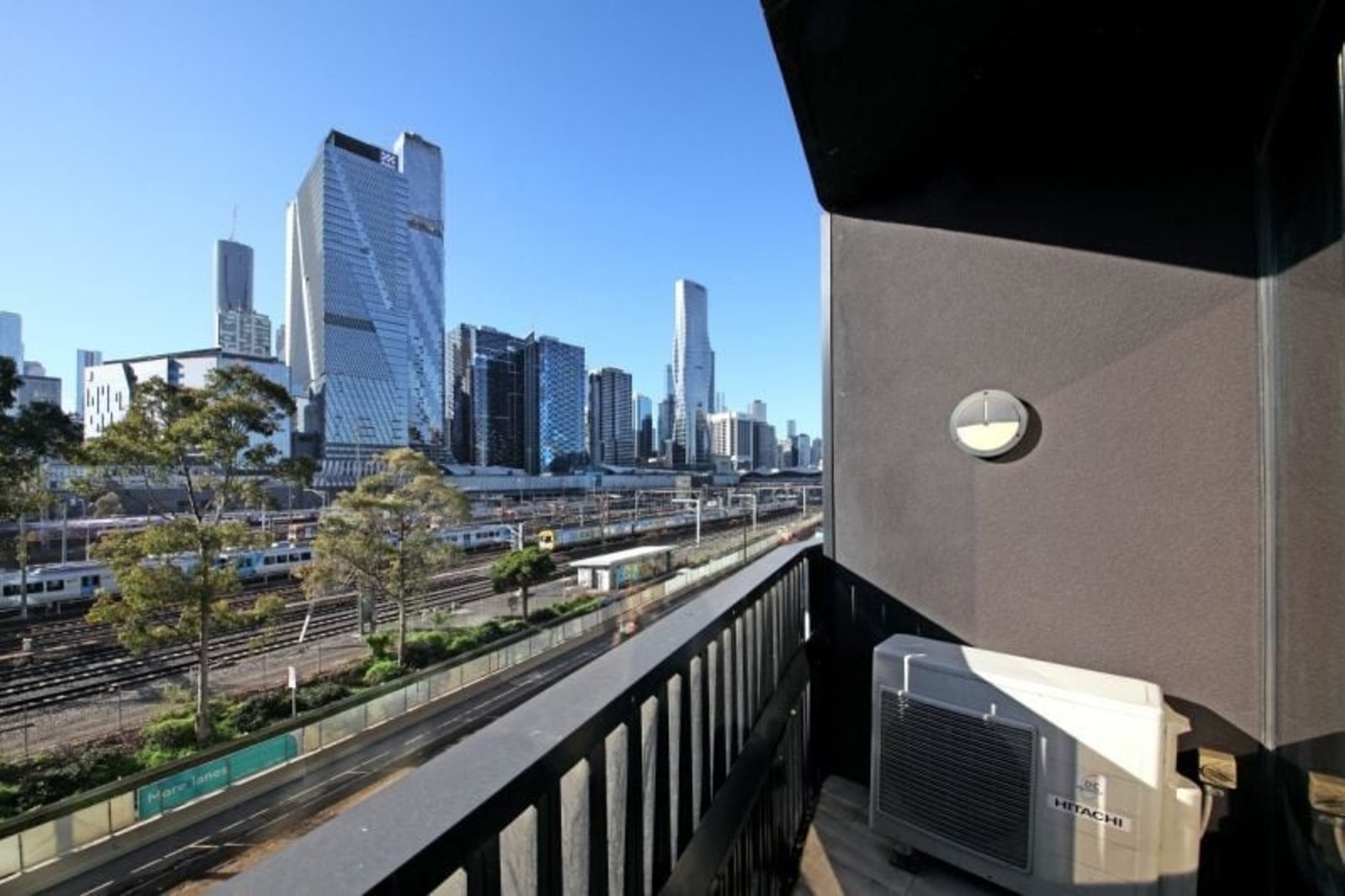 Gallery: 308/673 La Trobe Street