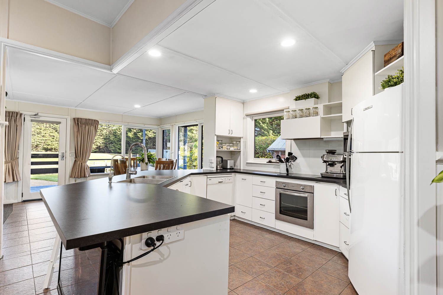 Gallery: 309 Pryors Road