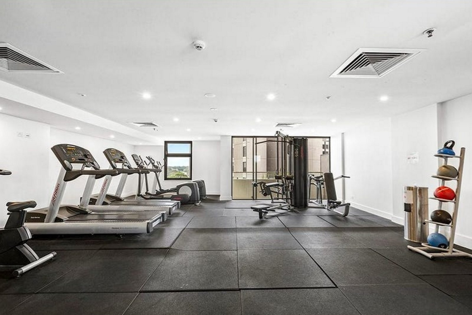 309/20-23 Levey Street WOLLI CREEK 9