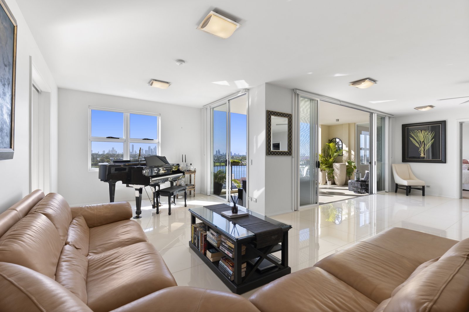 3093/3029 The Boulevarde  CARRARA 6