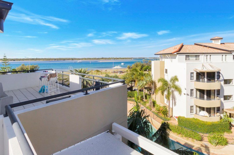 309/392 Marine Parade LABRADOR 1